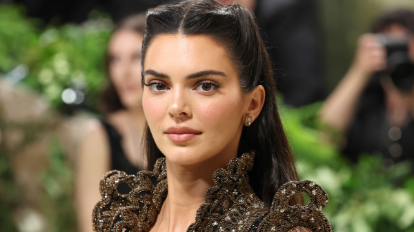 Kendall Jenner’s Short Butter Yellow Nails are Deliciously Dainty—See the Photos